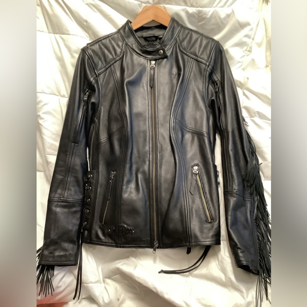 Harley Davidson leather Motorcycle Jacket Fringe on sleeves.